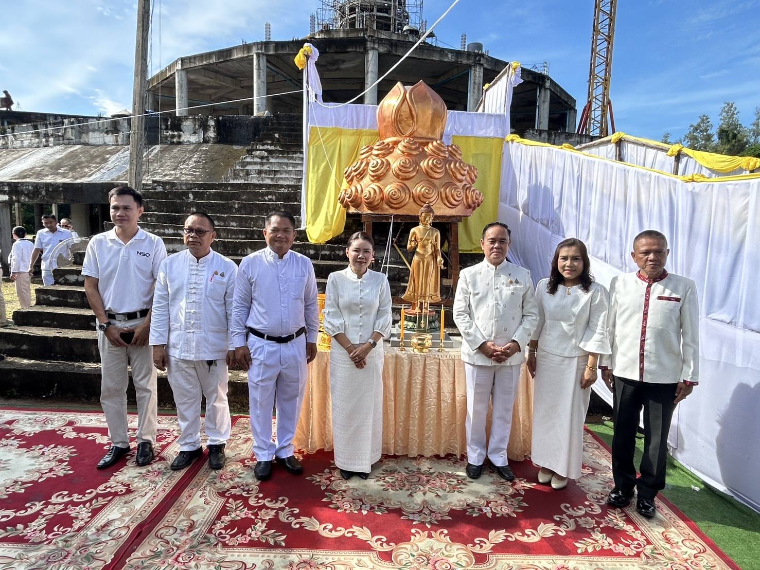พช.กาฬสินธุ์ ร่วมพิธียกพระเกศพระประธานประจำพุทธมณฑลจังหวัดกาฬสินธุ์